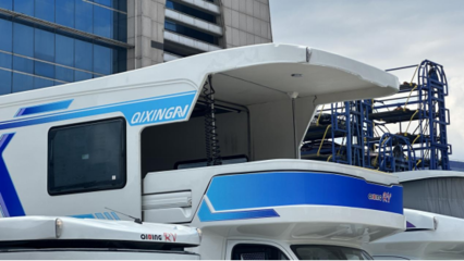 依維柯6.5噸專業(yè)底盤匠心打造 齊星全新星創(chuàng)雙層升頂房車